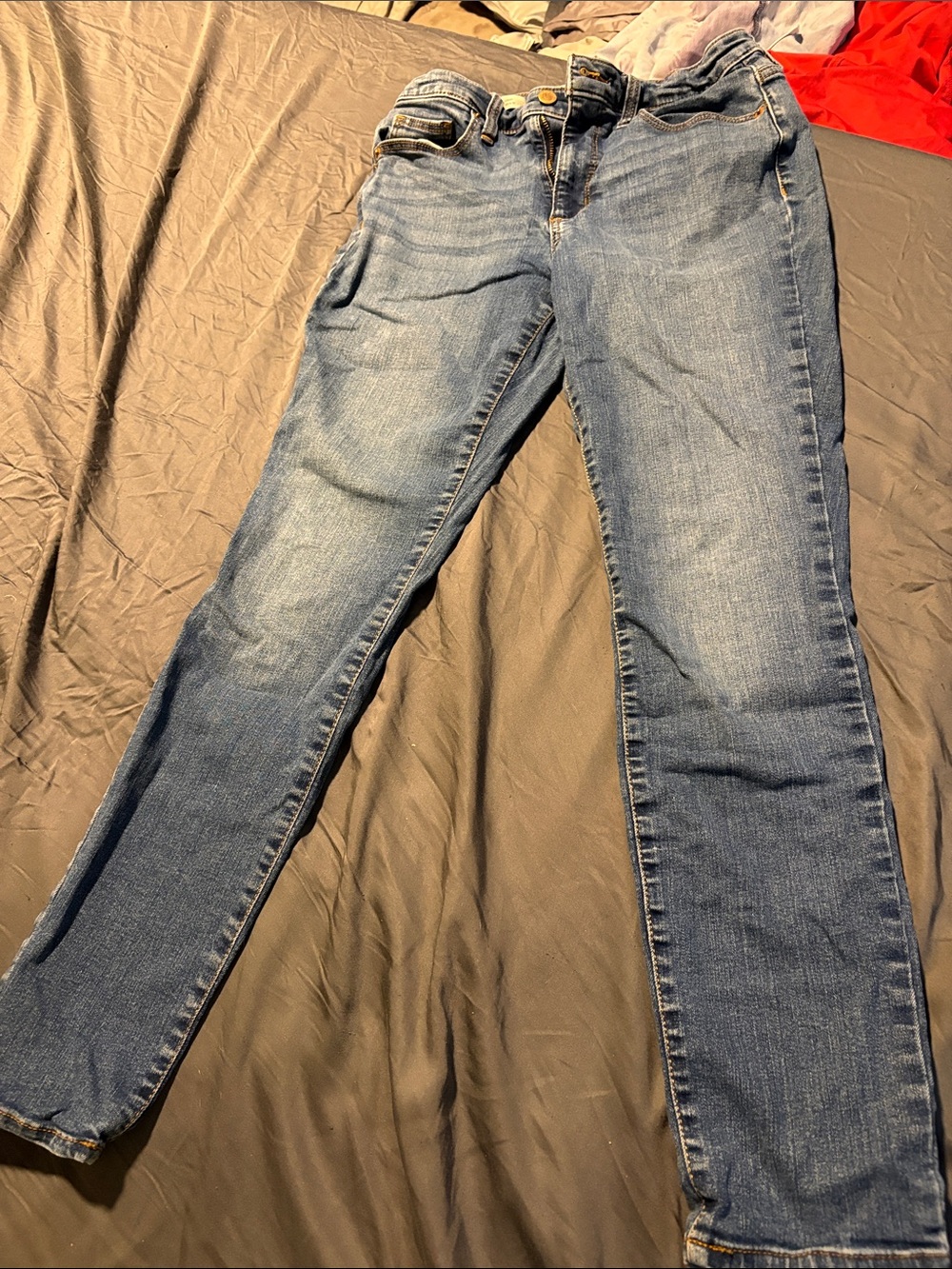 Universal Thread Women's Skinny Jeans - Light Blue Wash